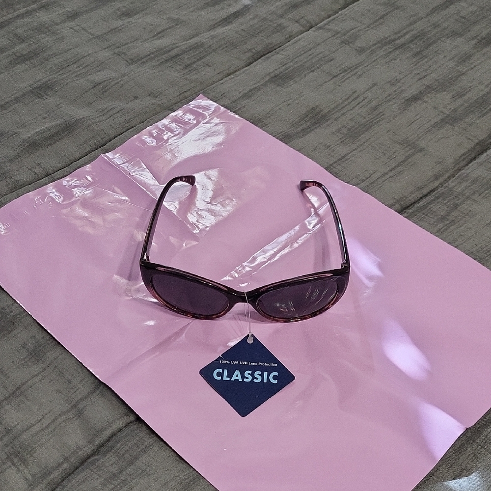 Foster Grant Sunglasses W/ Leopard Accent